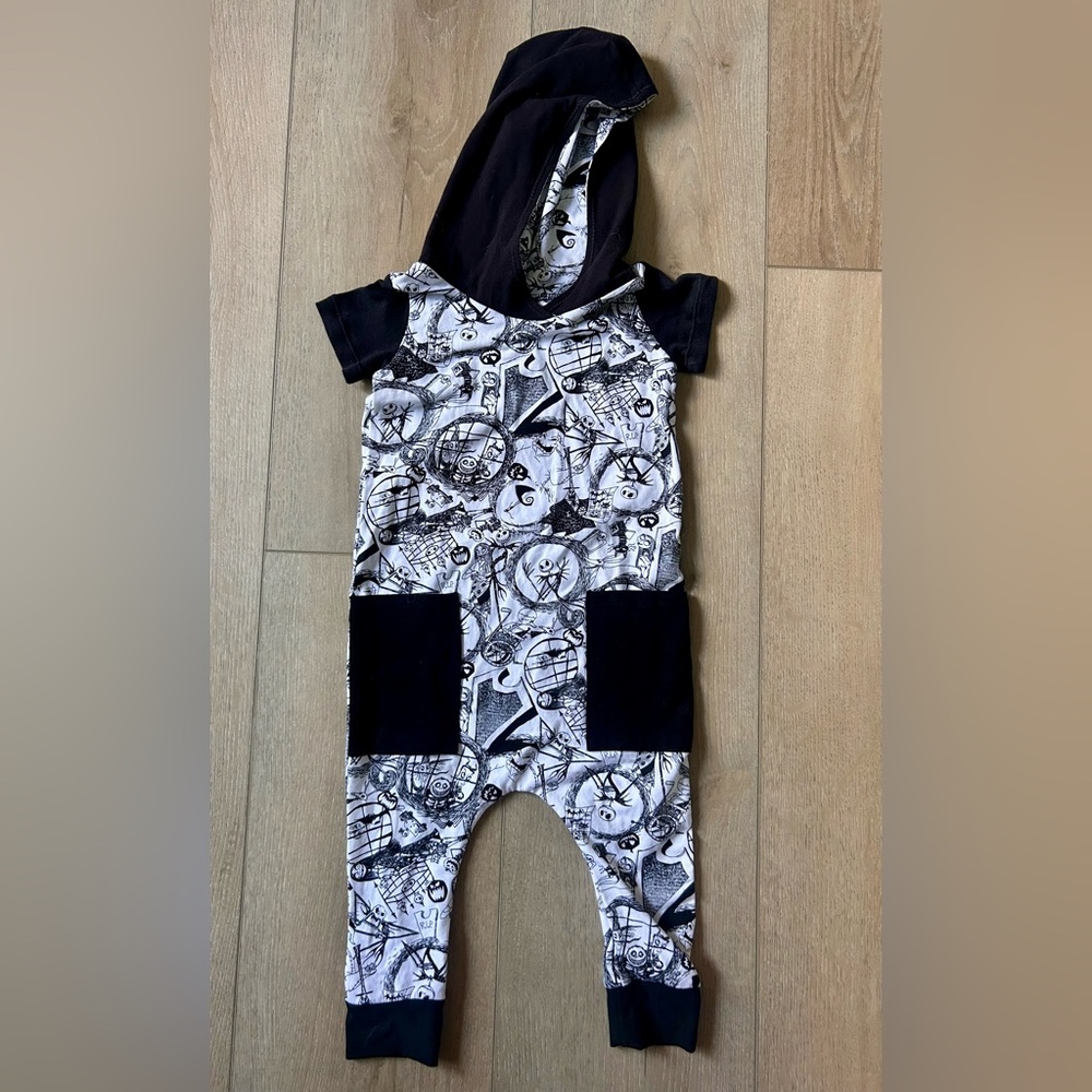 🌶️ Nightmare Before Christmas Black and White Graphic Hooded Romper. Size 2T